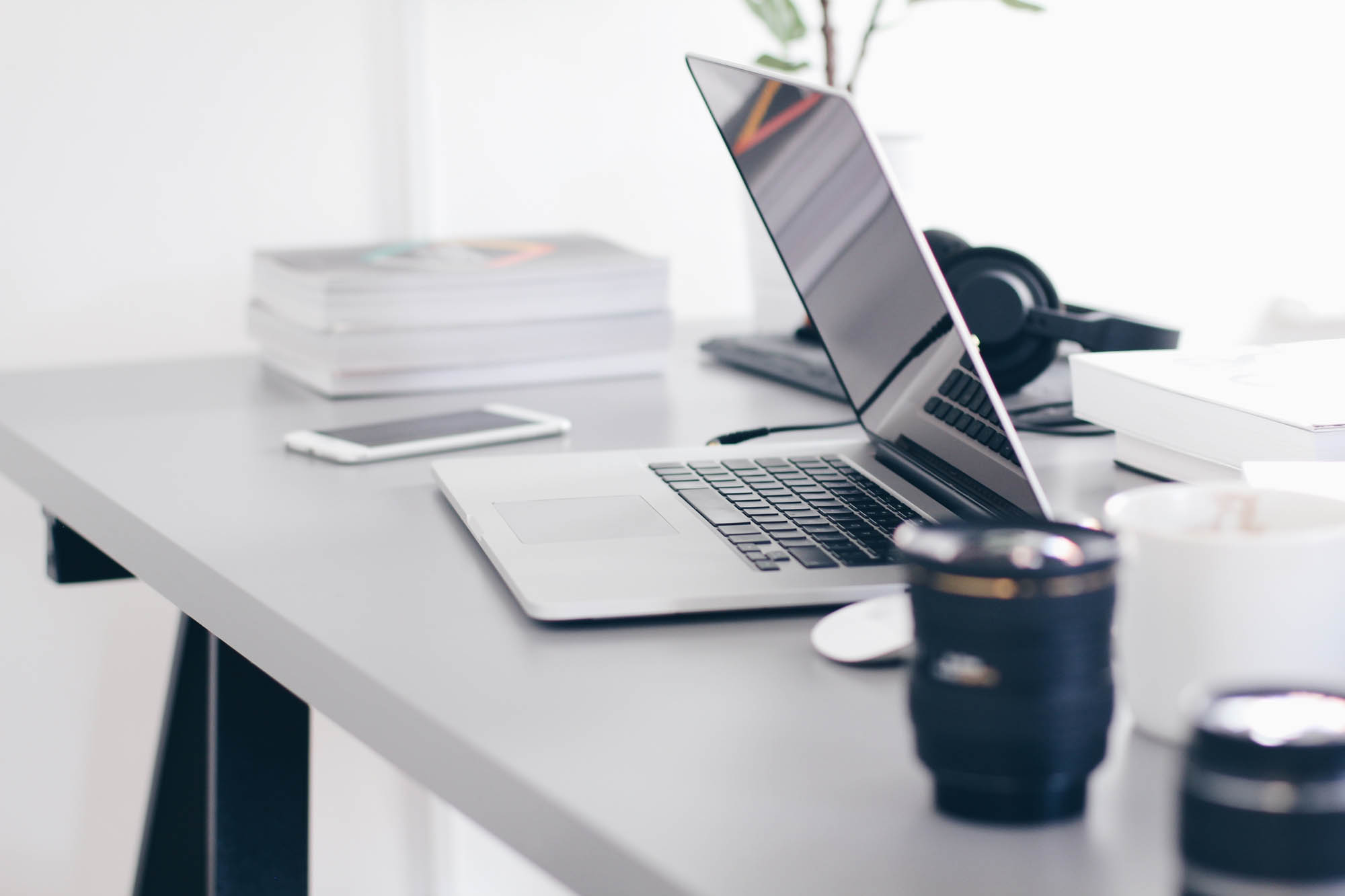 Laptop desk